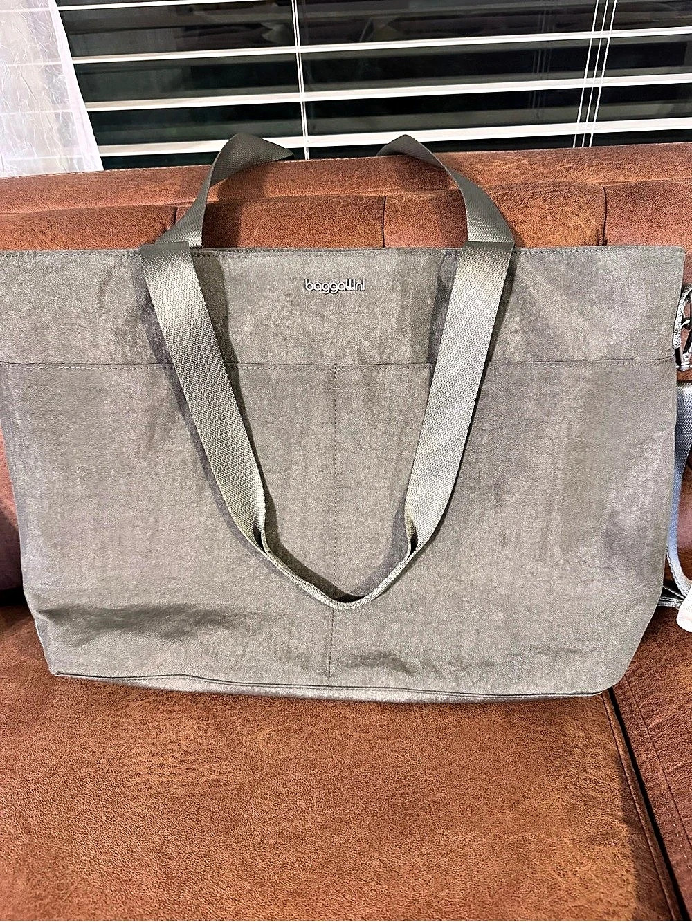 baggallini Gray Tote Bag with Shoulder Strap
